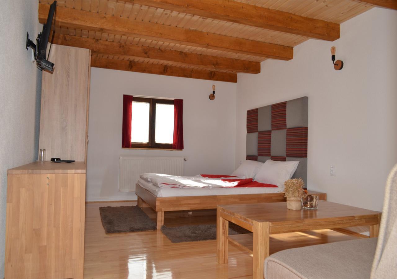 Konoba Ognjiste Bed & Breakfast Sokolac  Ngoại thất bức ảnh