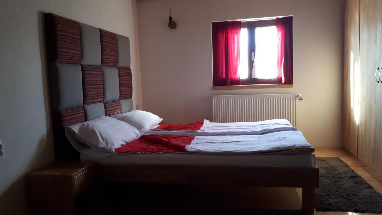 Konoba Ognjiste Bed & Breakfast Sokolac  Ngoại thất bức ảnh