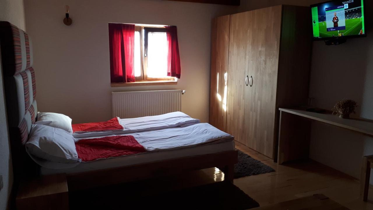Konoba Ognjiste Bed & Breakfast Sokolac  Ngoại thất bức ảnh