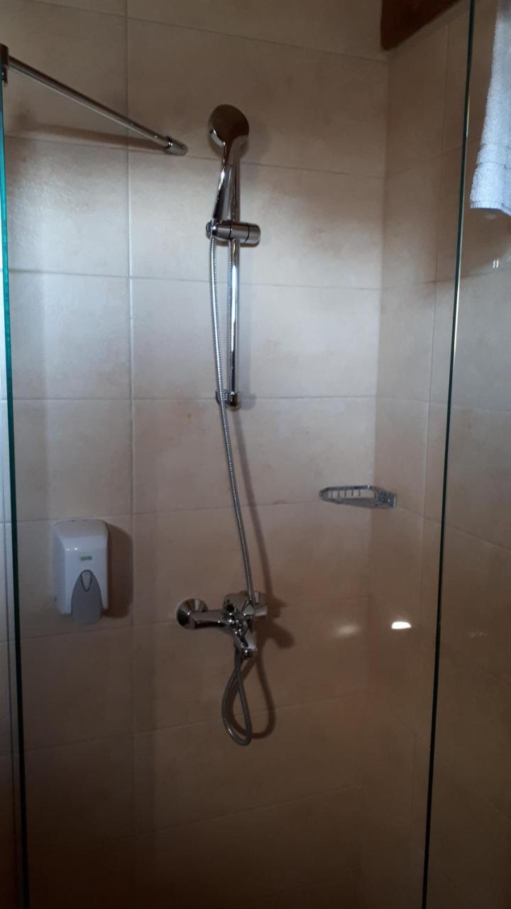 Konoba Ognjiste Bed & Breakfast Sokolac  Ngoại thất bức ảnh