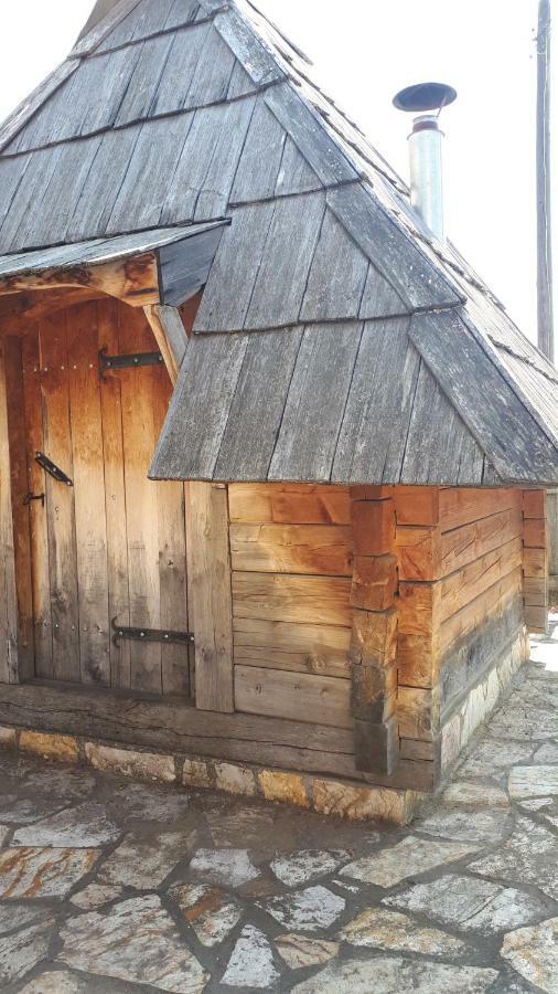 Konoba Ognjiste Bed & Breakfast Sokolac  Ngoại thất bức ảnh