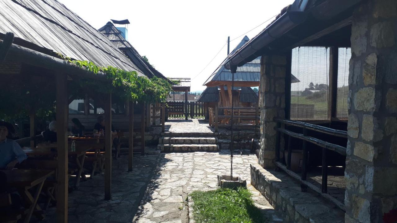 Konoba Ognjiste Bed & Breakfast Sokolac  Ngoại thất bức ảnh